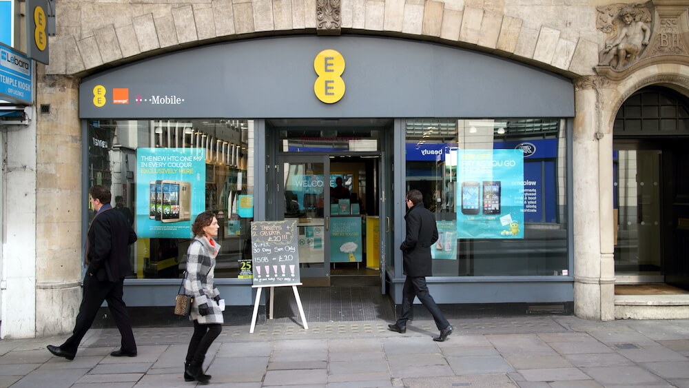 an EE mobile store in London