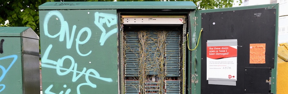 Broadband cabinet